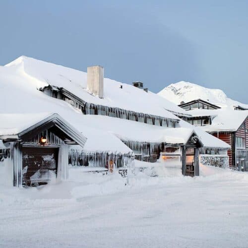 città-di-finse-in-norvegia-ricoperta-dalla-neve