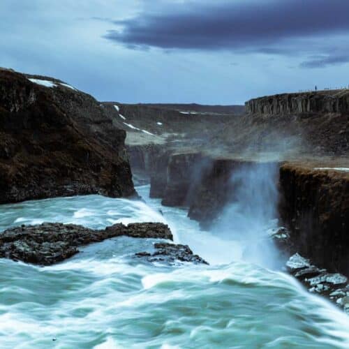 vista-delle-cascate-gullfoss-in-islanda
