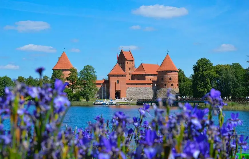 tour-paesi-baltici-castello-e-lago-di-trakai