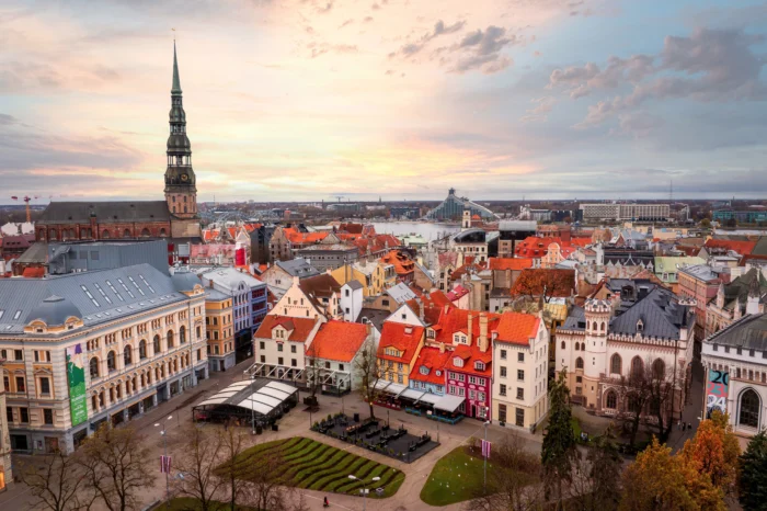 Riga Mercatini Natalizi e macchine d’epoca