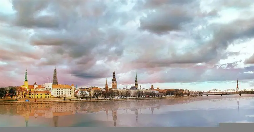 capodanno-a-riga-panoramica-sull-acqua